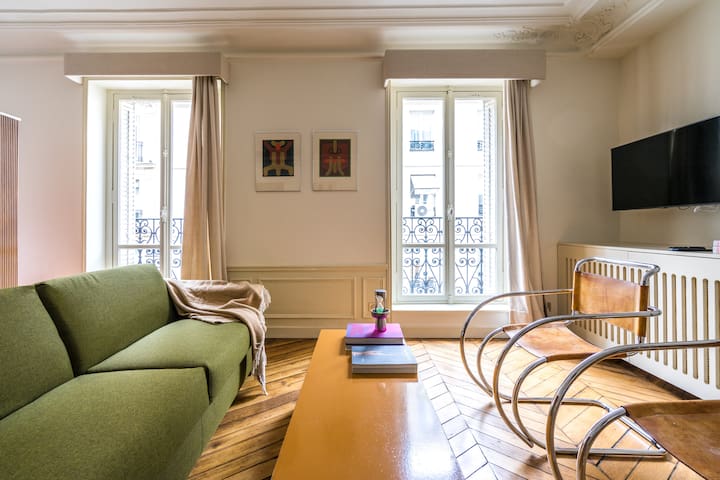 Pied A Terre managed Airbnb listing 1