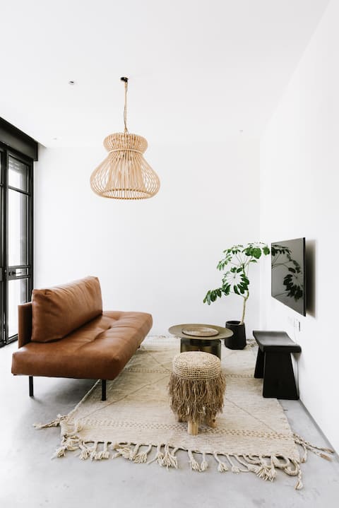 Luxurious 1BR Apt. With Balcony@Levinski Market