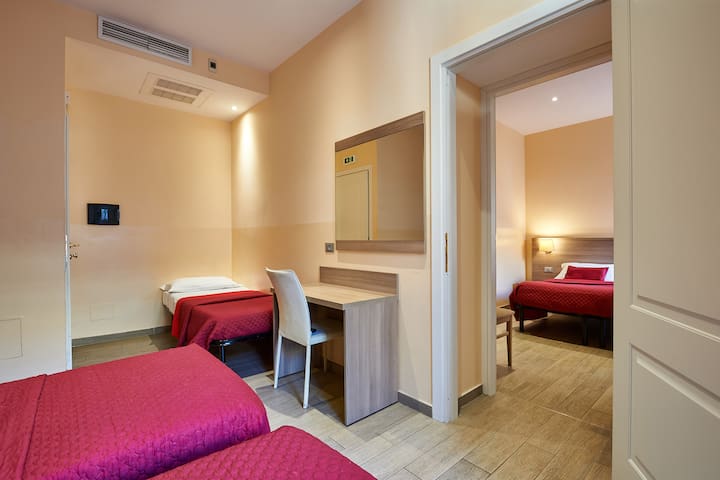 Family Suite (max. 5 pax) with private entrance