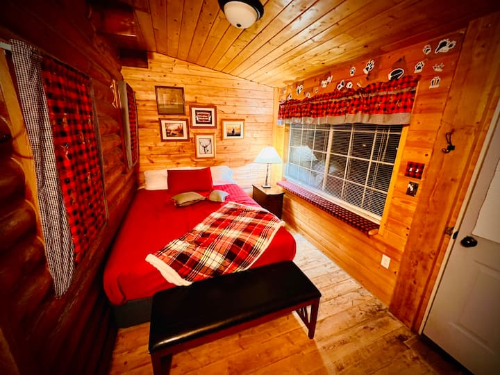 Mama Bear Cabin Sleeps 40 Walk 2 Lake Boat Parking - Cabins