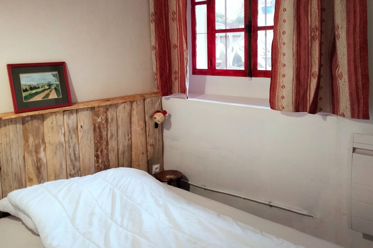 Четвърта самостоятелна спалня с двойно легло, завършена през декември 2022 г.