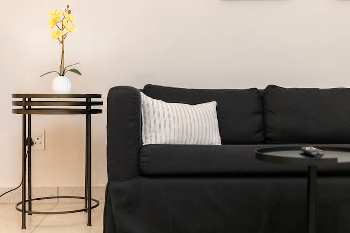 Luxurious Studio In Illovo Sandton Unit 320 - Johannesburg