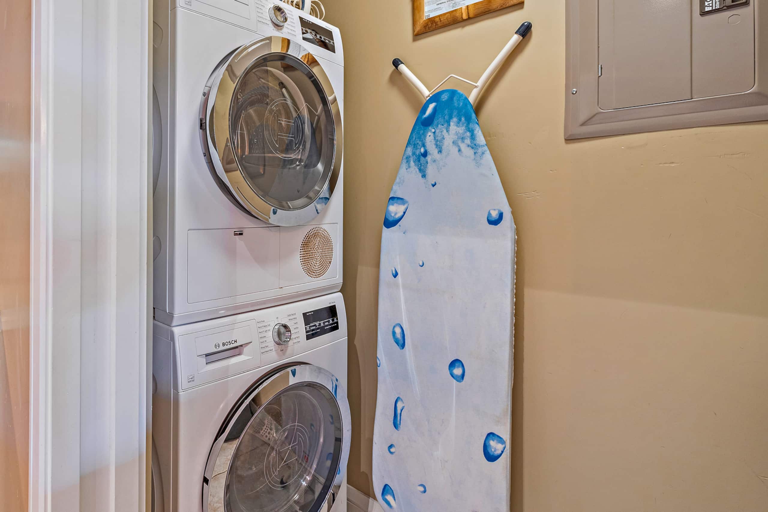 Condo in Lahaina · ★4.94 · 2 bedrooms · 3 beds · 2 baths - Image 42