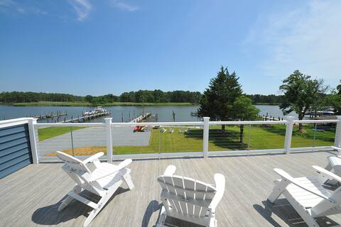 Waterfront w/upper sundeck and kayaks/paddleboad