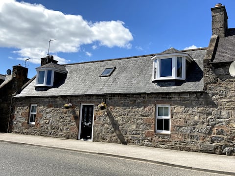 Islas Cottage a cosy home In the heart of Dufftown
