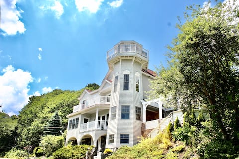 *Private Lighthouse at Waterfront Chauncey Creek*