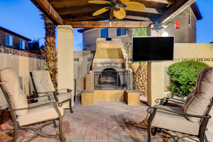 Private Vegas Retreat! Close the strip!20:) gallery image 4