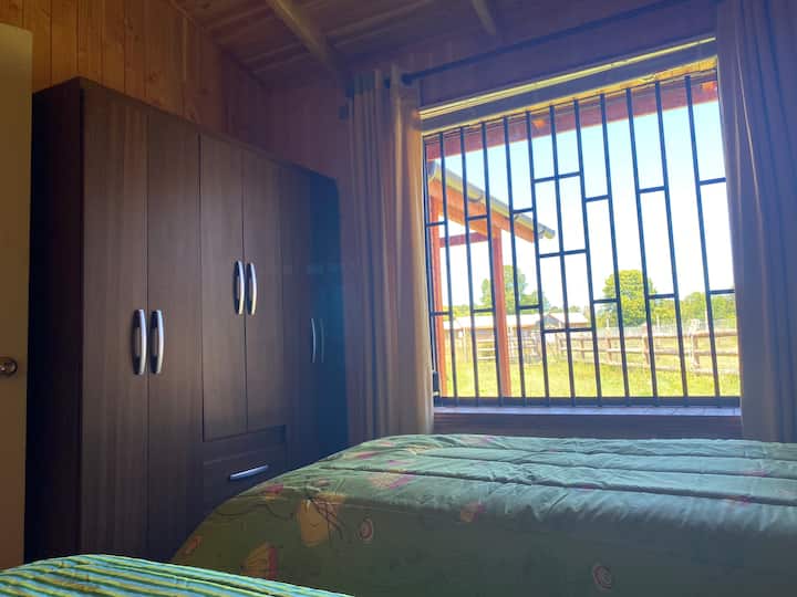 ห้องนอน 2 พร้อมตู้เสื้อผ้า