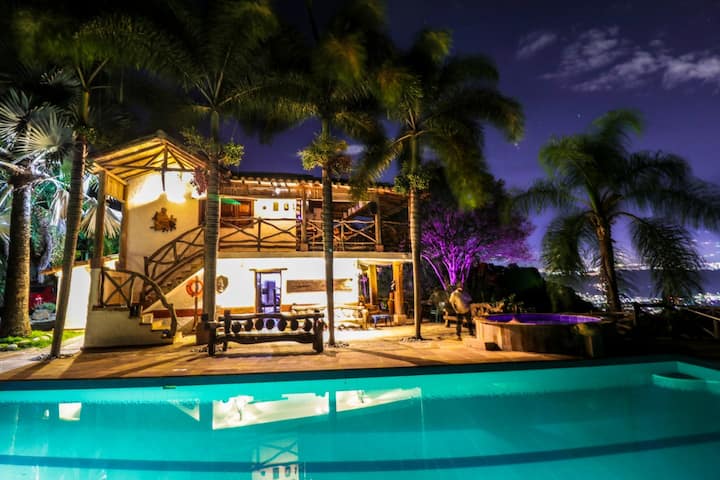 BEAUTIFUL COUNTRY HOUSE AND VIEWPOINT IN GIRÓN