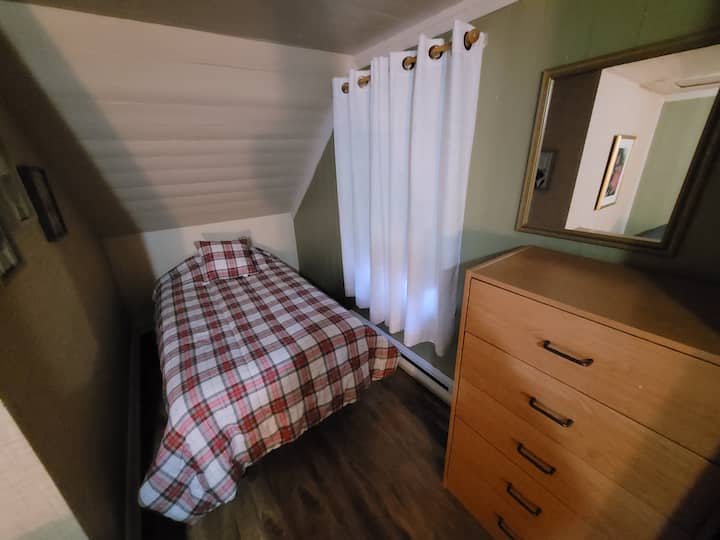 חדר שינה נוח למעלה