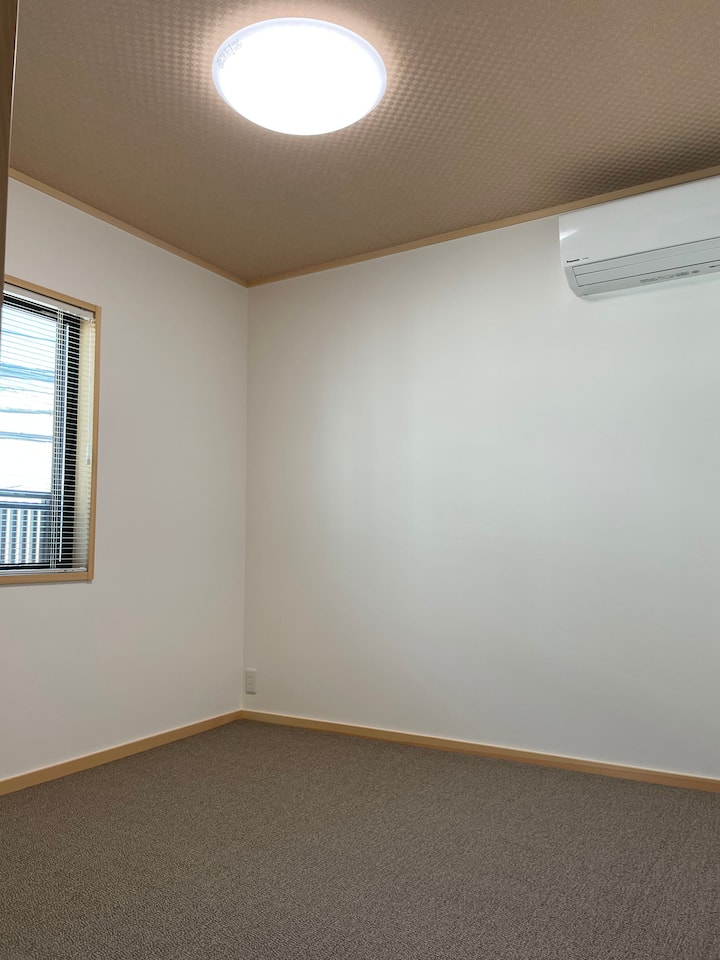 2F洋間（寝室orフリースペース）