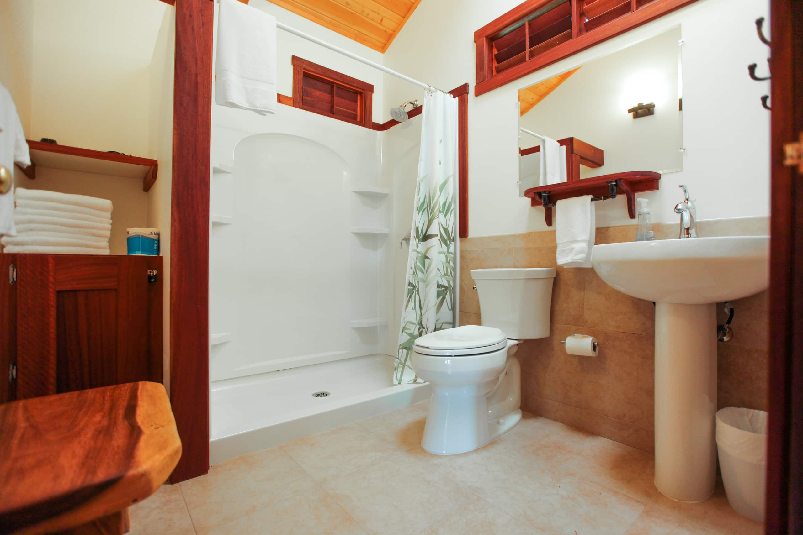 Cabin in Volcano · ★4.88 · 1 bedroom · 1 bed · 1 private bath - Image 9