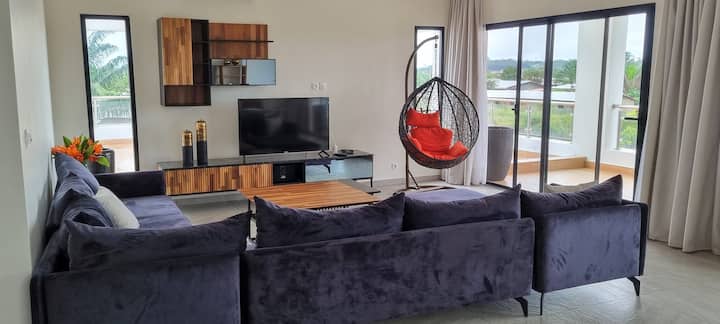 Villa Bolati Avec Piscine, Jacuzzi, Jardin, Vue - Côte d'Ivoire