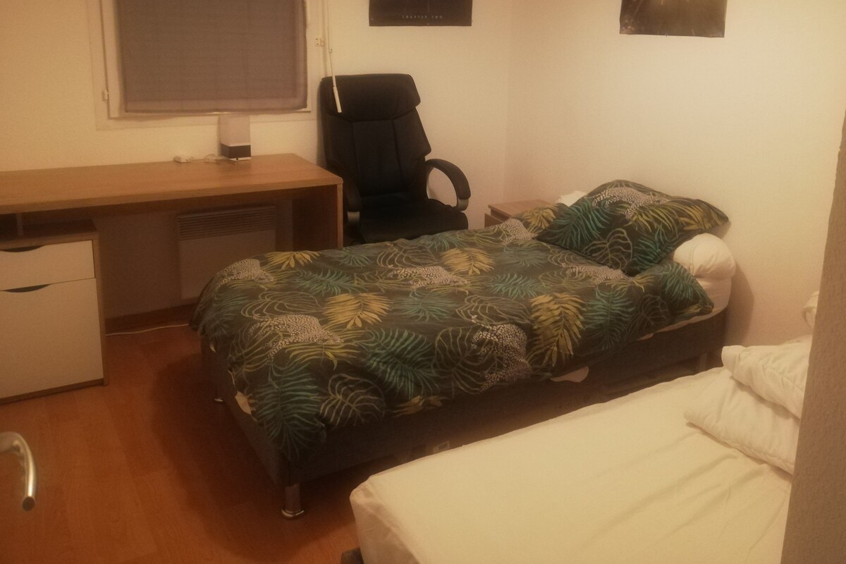 卧室两张床90X190