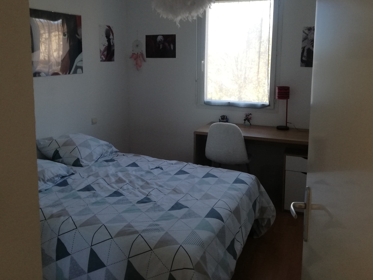 卧室双人床140 x 190