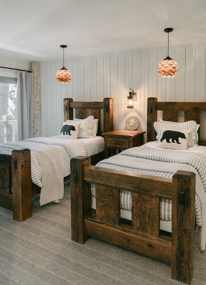 Spruce Suite with Twin Beds, Changing Table, Separate Nursery Space & Private Bath