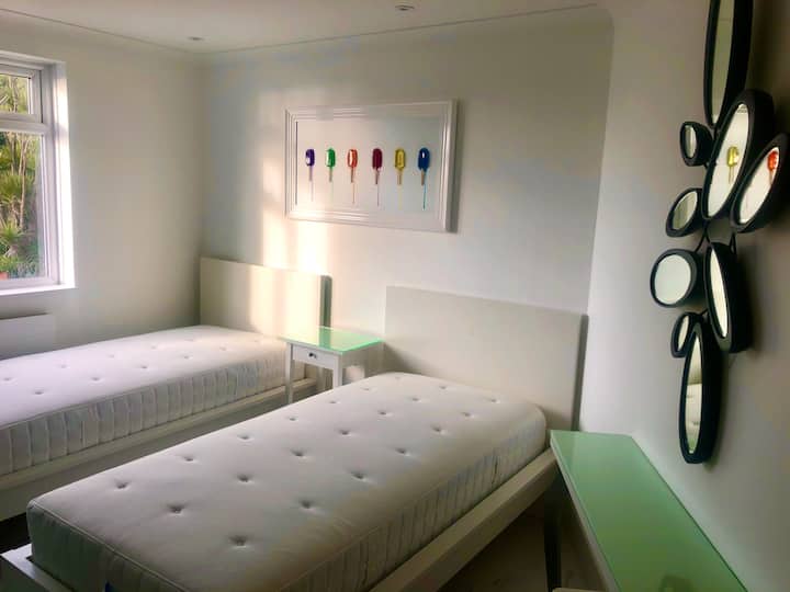 modern twin bedded room