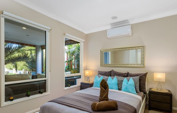 Bedroom 3 (Queen size bed)