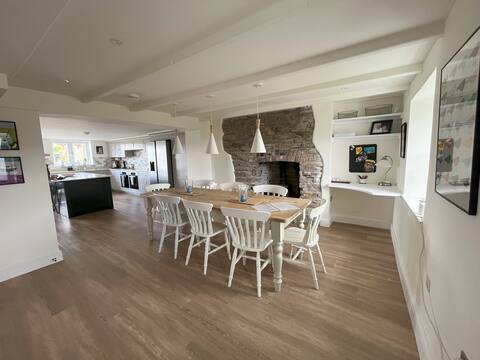 Delightful cottage for 8 nr Rock Polzeath & Daymer