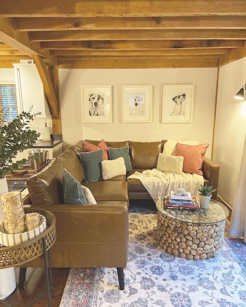 Luxury dog friendly riverside lodge in Cornwall