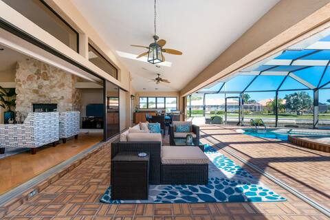 V Tropical-Waterfront Luxury Home-Punta Gorda, FL