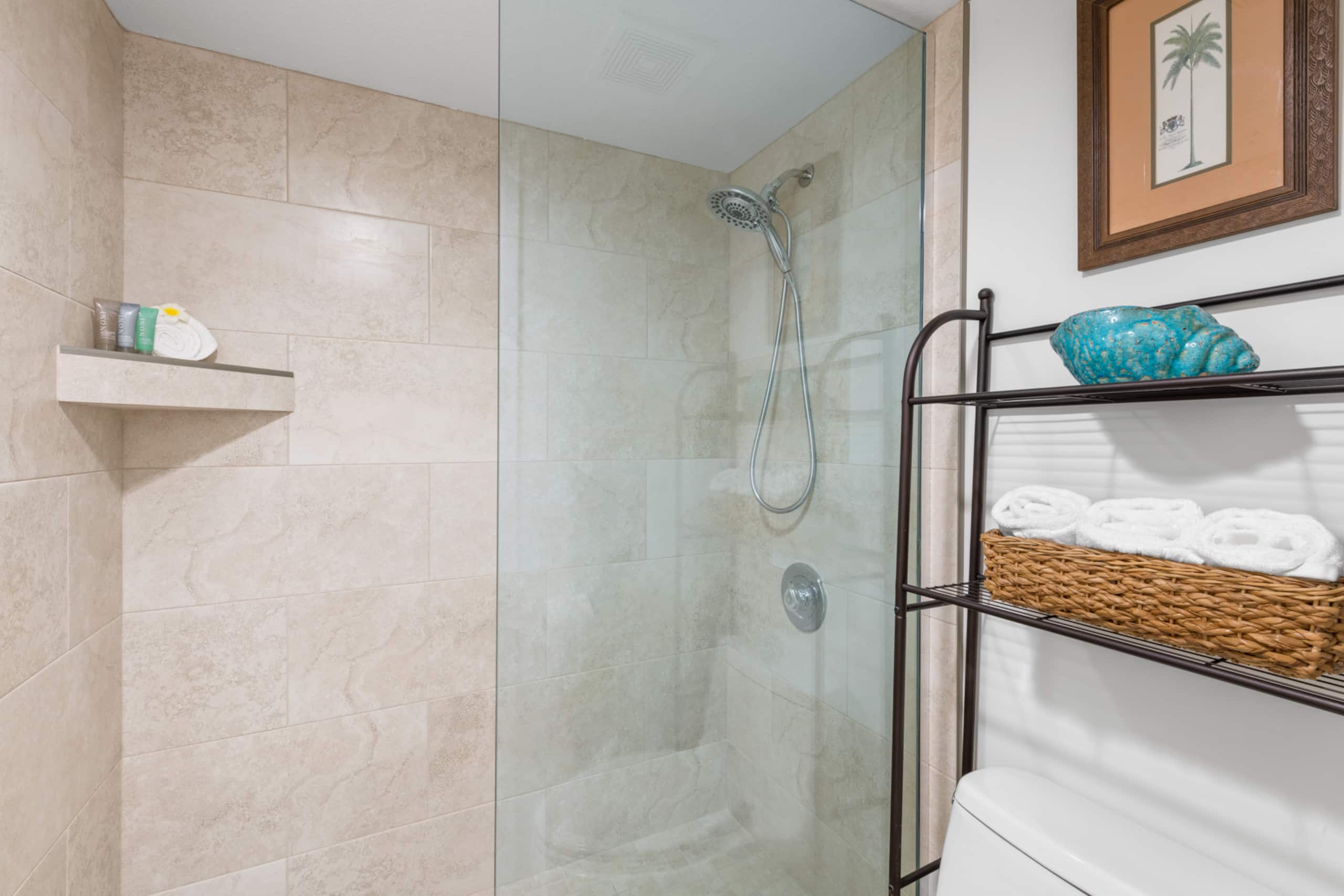Condo in Kihei · ★4.94 · 1 bedroom · 2 beds · 1 private bath - Image 5