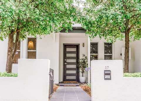Elsie - City Living in a Big Home - Just book it