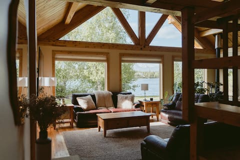 Northview Lake House - Private Waterfront