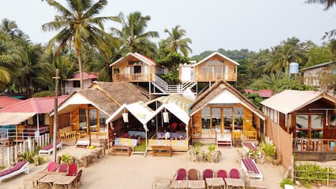 Luxury Sea view Upstairs, Ducknchill Agonda