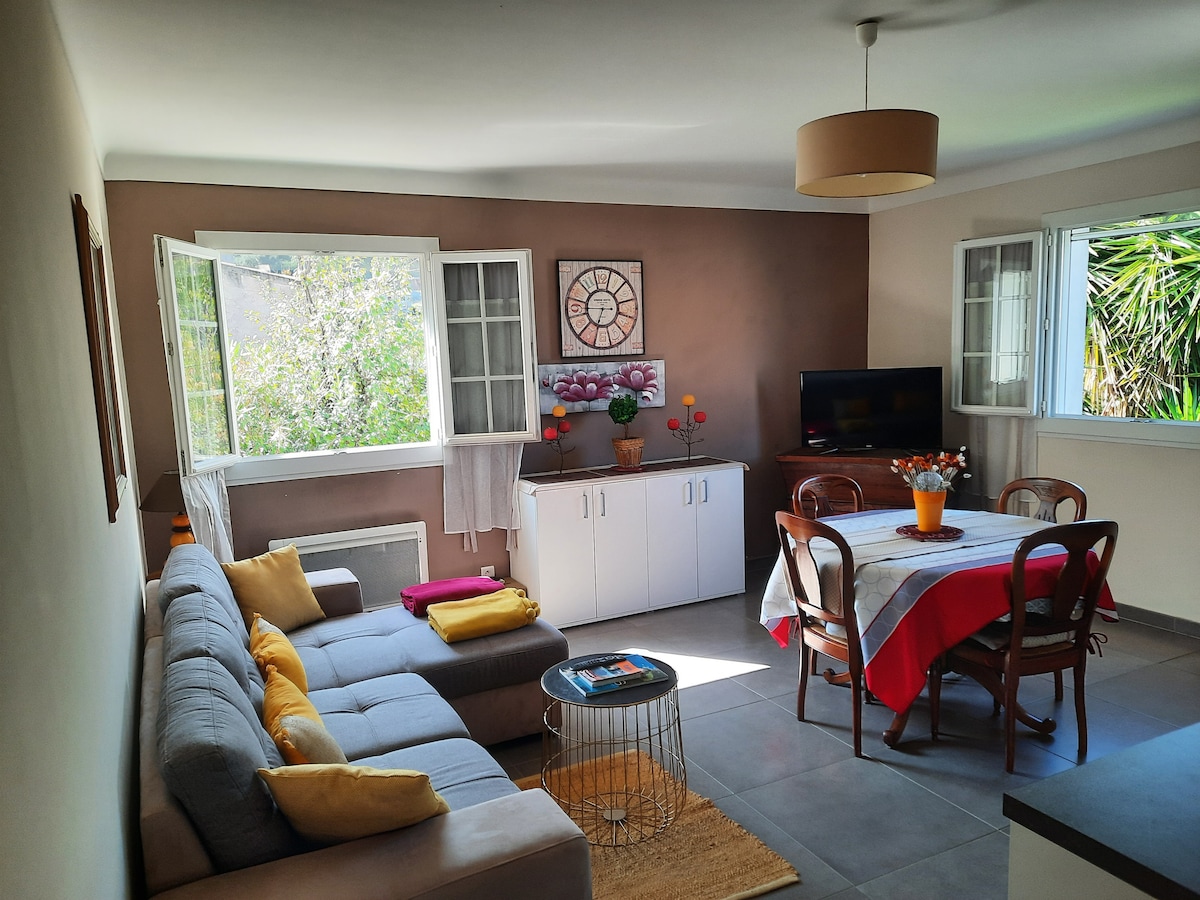 Beliebte Airbnb-Anzeige: Beautiful, quiet apartment. in Corse Du Sud