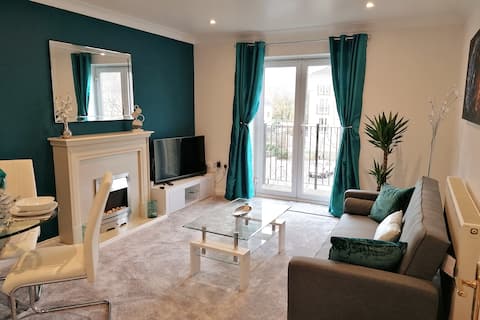 Successful Airbnb property: Luxury Modern 2 Bed Apartment * FREE PARKING* in Marchwood