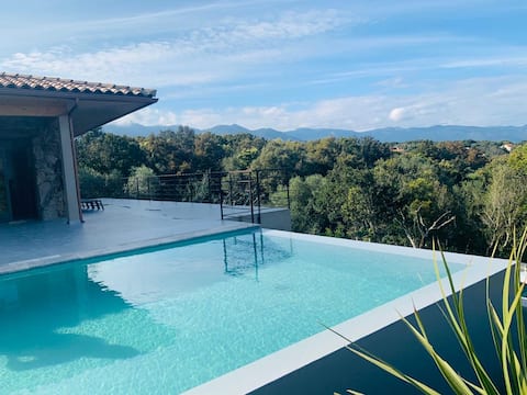 9 km from Porto Vecchio is your happiness.