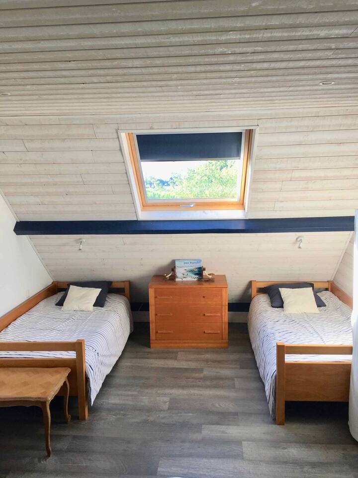 piso 2 dormitorio 3, camas 90x190  que permiten el alojamiento de niños o adultos