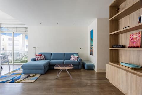Top performing Airbnb: Luxurious 2 Bedrooms Apartment, beside the beach in Nice