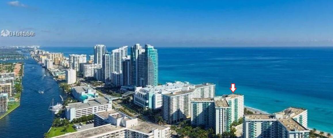 2bd/2bth Directly on the beach. Direct Ocean views gallery image 5