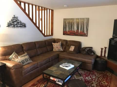 Popular Airbnb listing: Creekside, Pool/hot tub. 3bd walk to town. in Frisco