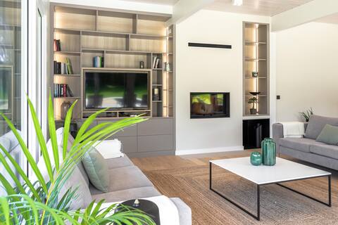 Popular Airbnb listing: Exceptional contemporary villa with pool in Menthon Saint Bernard