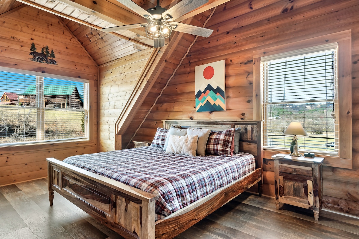 ห้องนอน 1 ห้องมาสเตอร์สวีท
ชั้นสองห้องน้ำเต็มรูปแบบอยู่นอกห้อง 