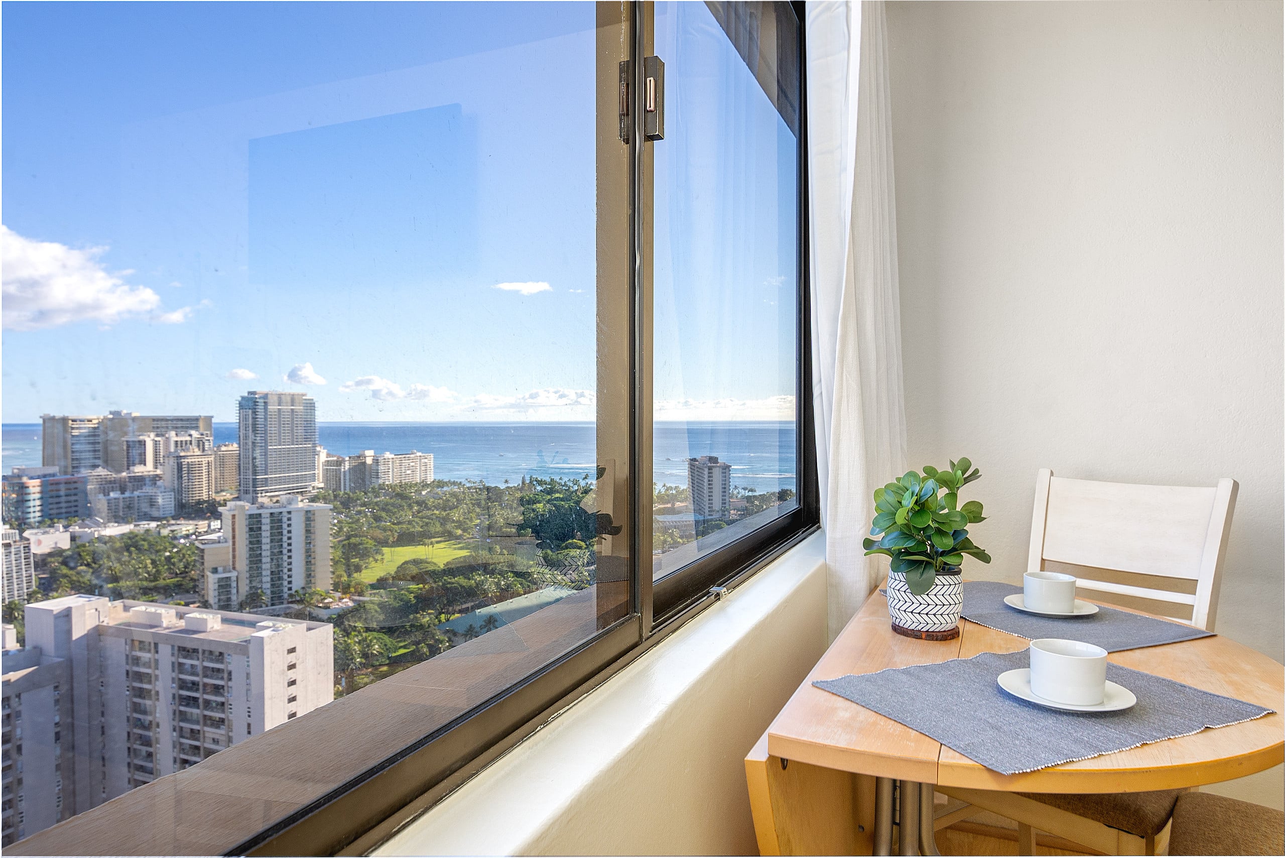 2B/2B/37th fl Amazing Ocean view condo w/kitchen - Image 16