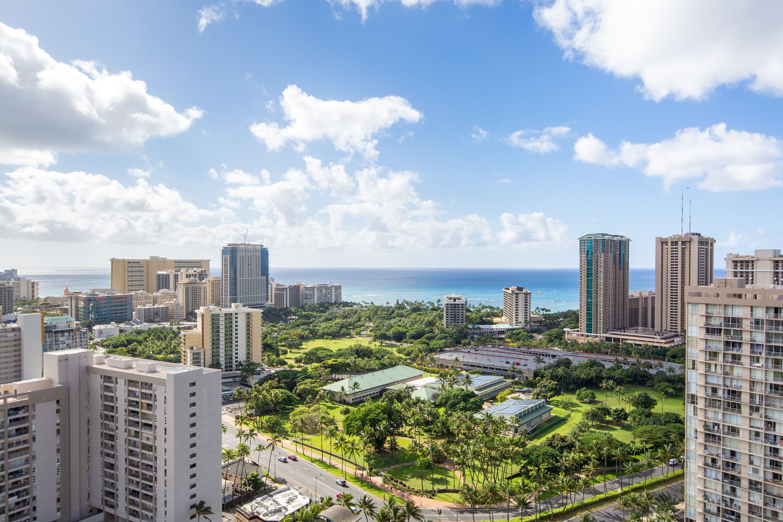 Full Ocean and Waikiki View Modern Studio - Image 8