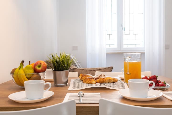 Colosseum Holidays – Marco Aurelio gallery image 2