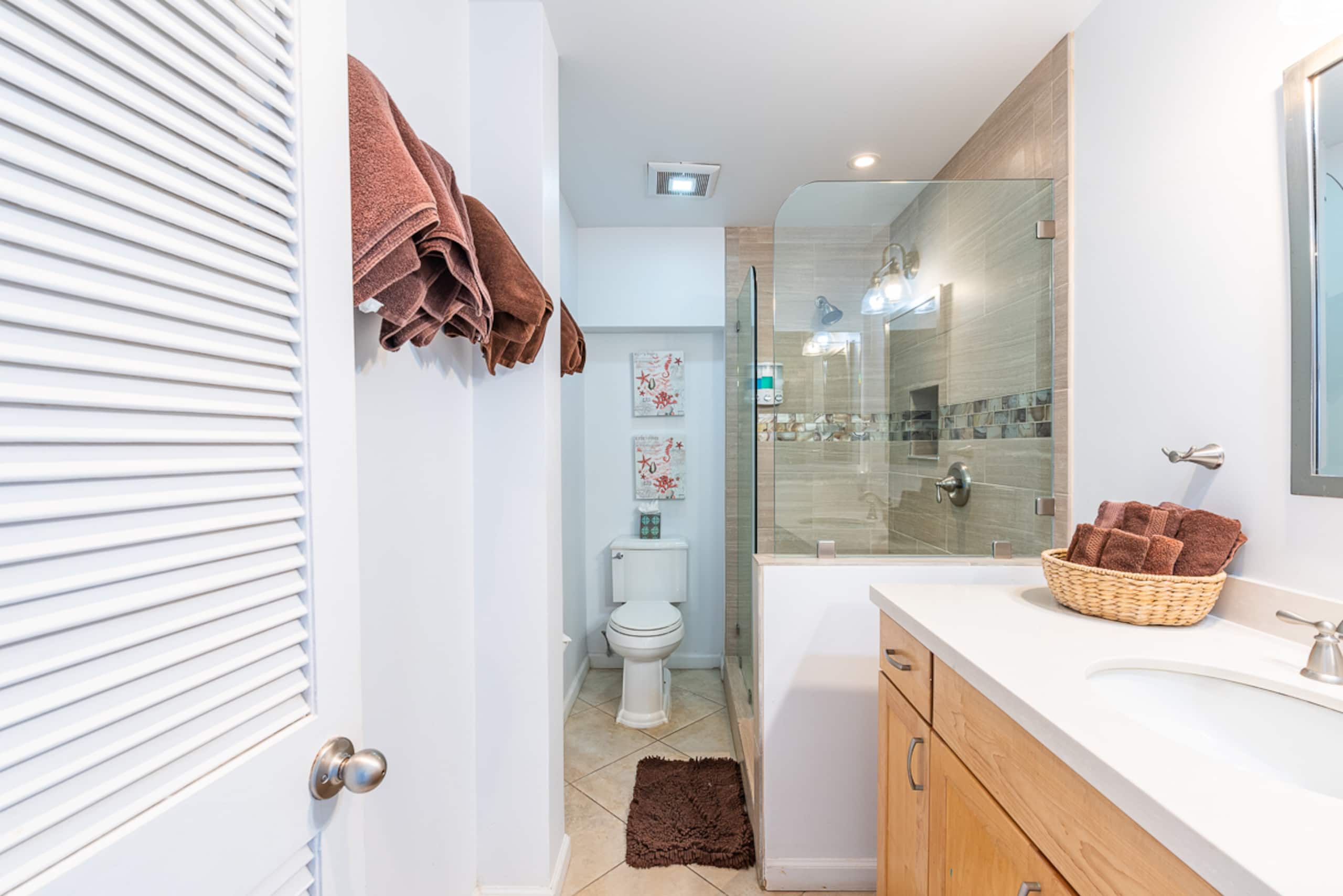 Condo in Lahaina · ★4.77 · 2 bedrooms · 5 beds · 1 bath - Image 23