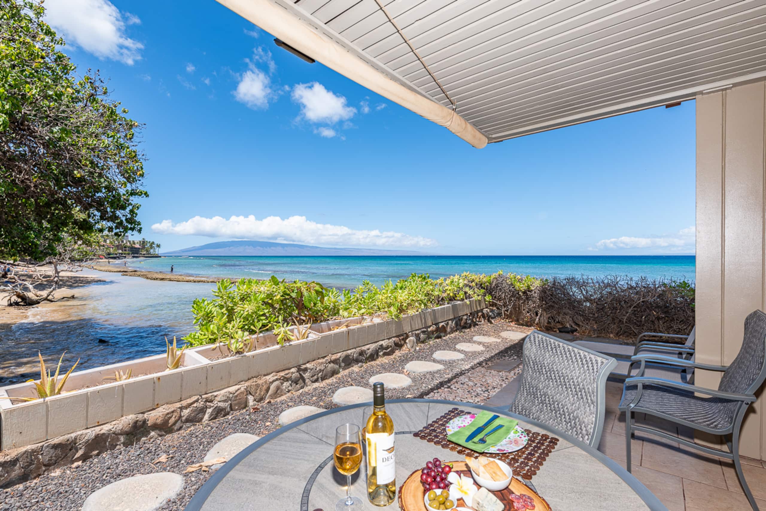 Condo in Lahaina · ★4.77 · 2 bedrooms · 5 beds · 1 bath - Image 36