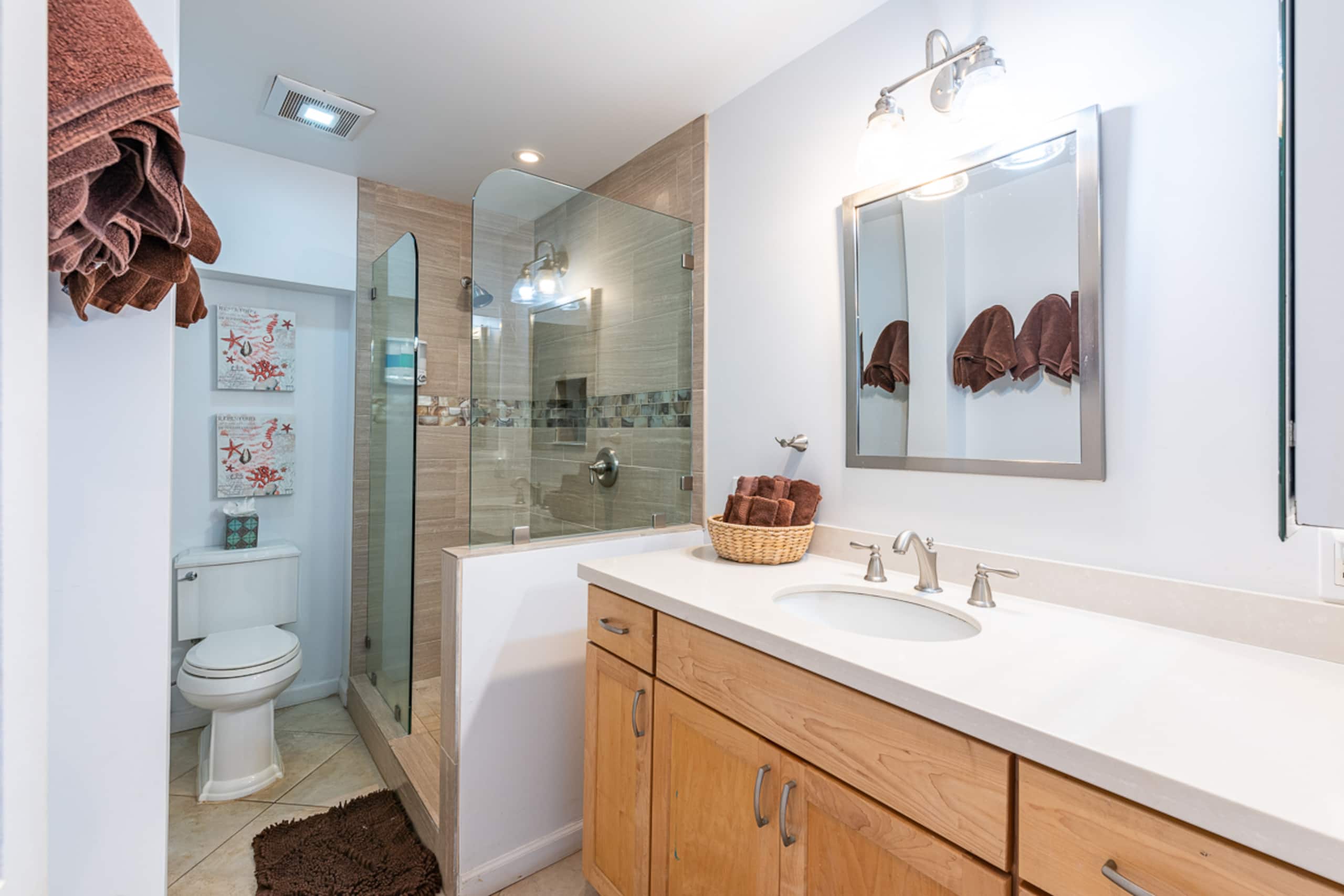 Condo in Lahaina · ★4.77 · 2 bedrooms · 5 beds · 1 bath - Image 24