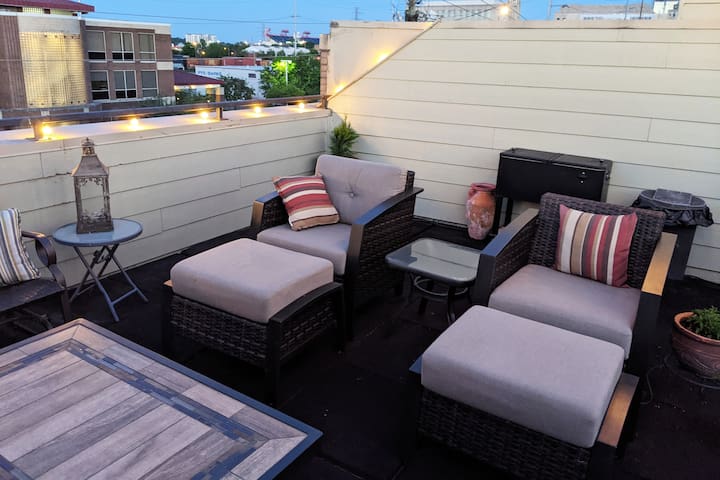 Private Rooftop Patio with Views in Germantown
