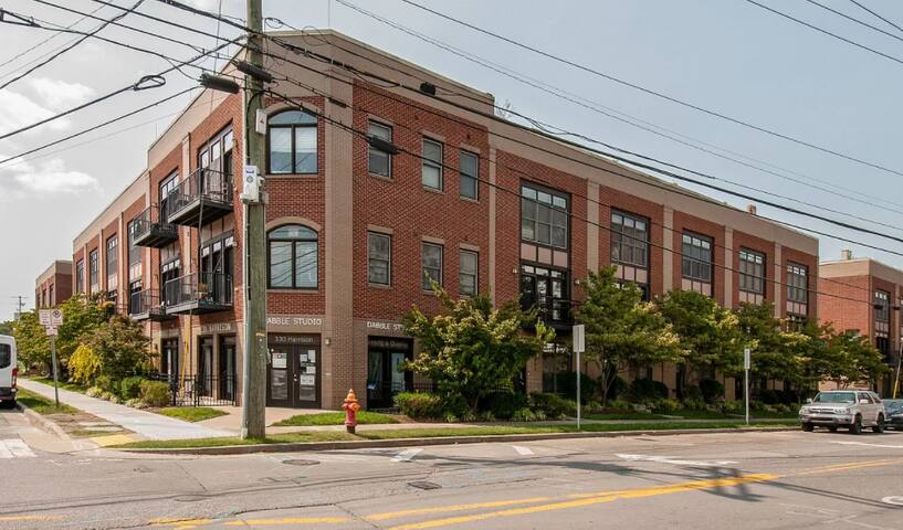 Private Rooftop Patio with Views in Germantown gallery image 3