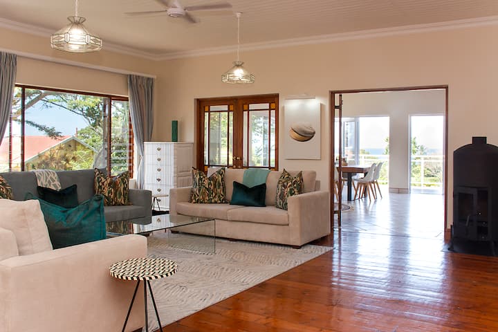 Pennington Beach House With Sea Views - Pennington