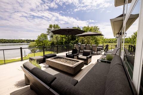 NEW LISTING! Amazing lake front home for families