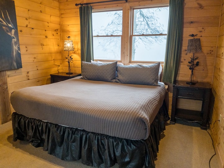 1. spálňa na poschodí vľavo