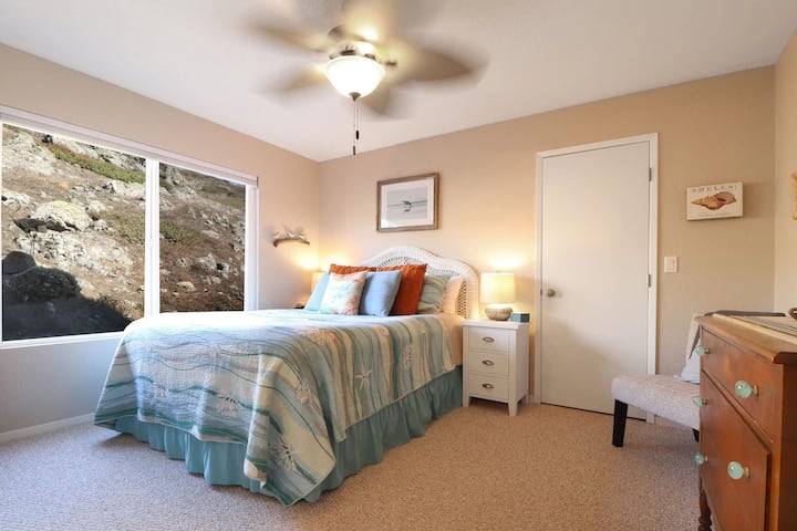 Apartman sa pijeskom, spavaća soba br. 2.  Bračni krevet (širok 150 - 179 cm), privatna kupaonica, pogled na